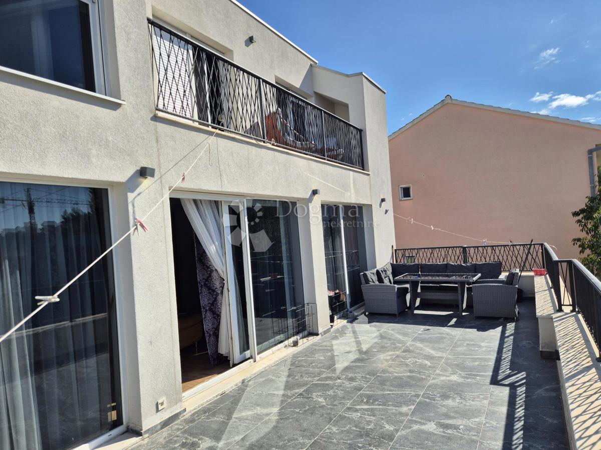Квартира PODSTRANA, 590.000 €