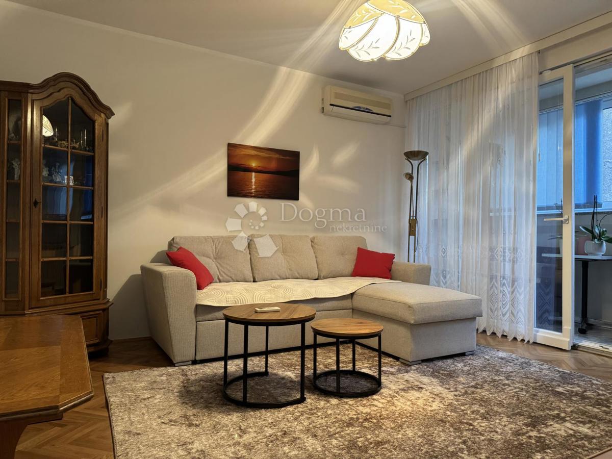 Appartamento RIJEKA, 700 €