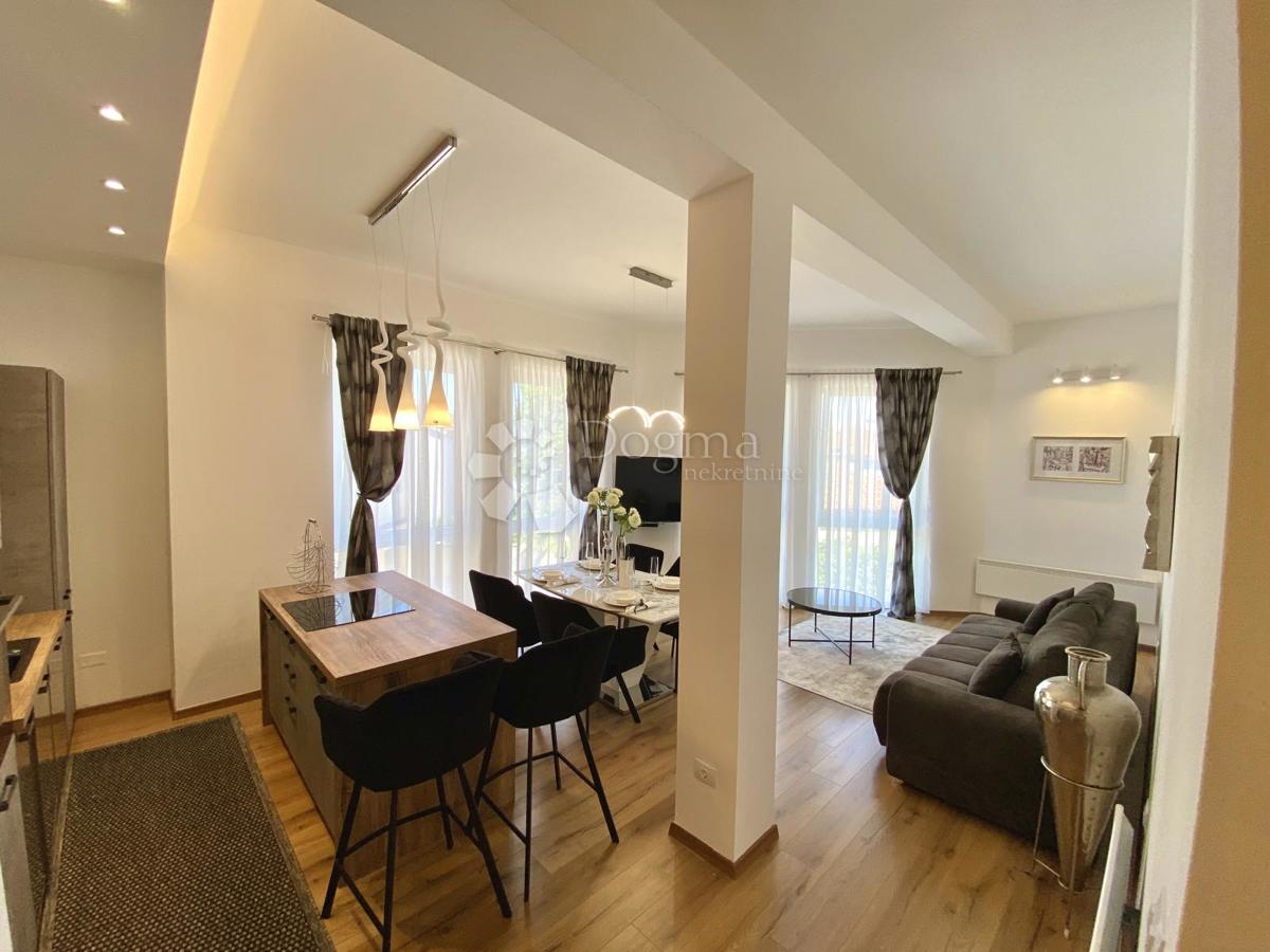 Appartamento PULA, 1.100 €