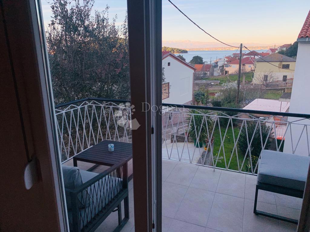 Дом UGLJAN, 400.000 €