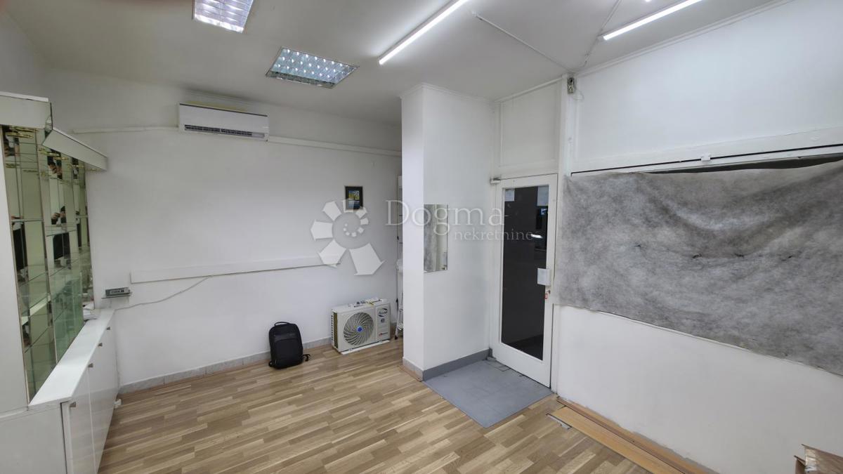 Locale commerciale ZAGREB, 800 €