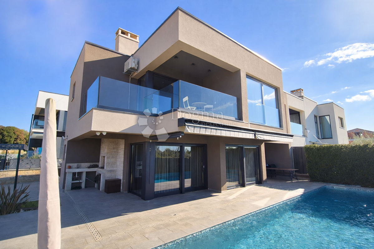 Дом POREČ, 1.200.000 €