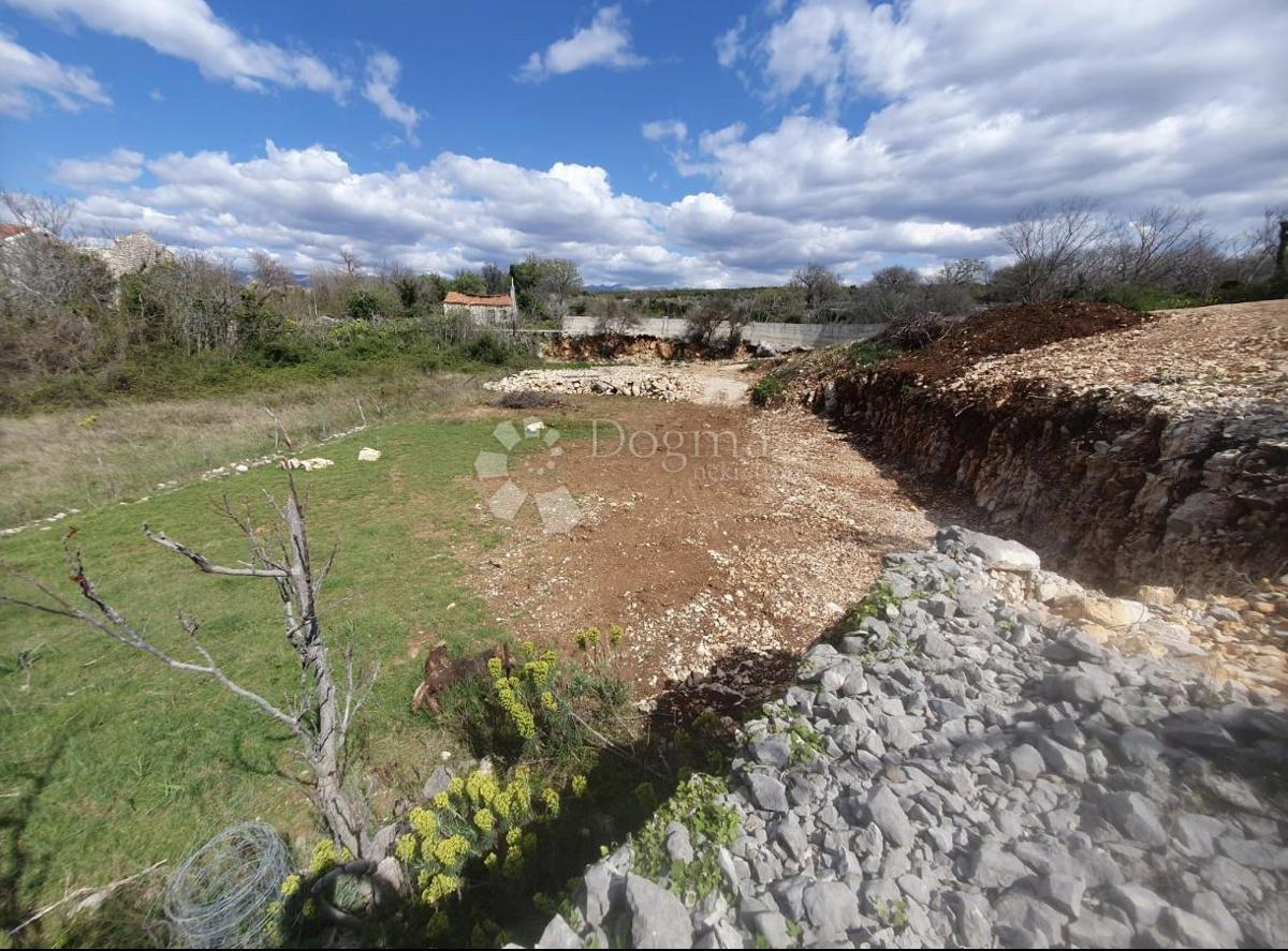Terreno NOVALJA, 250.000 €