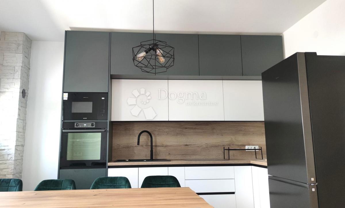 Casa STARIGRAD, 429.000 €