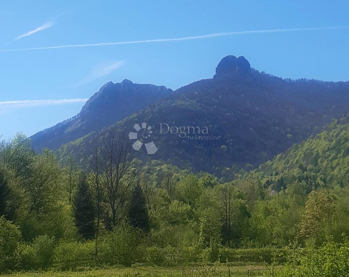 Участок OGULIN, 140.000 €