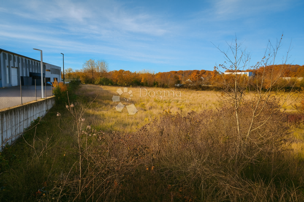 Terreno PAZIN, 334.000 €