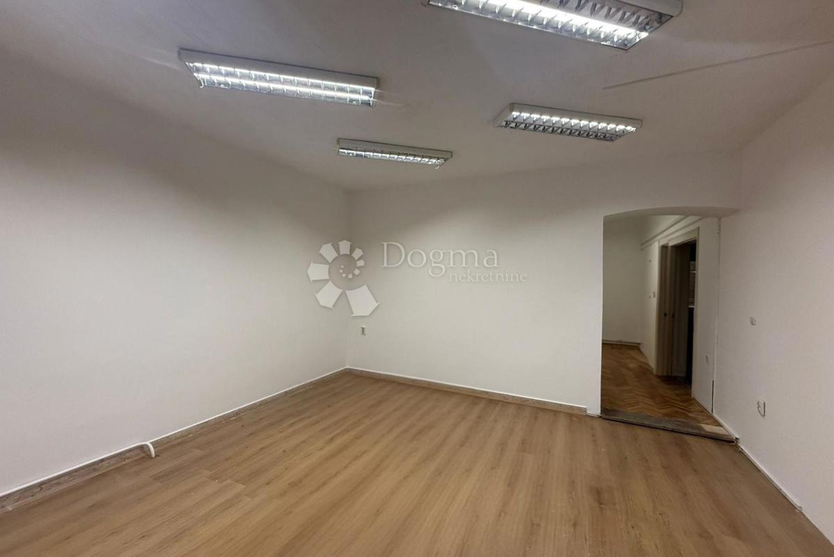 Коммерческая площадь OSIJEK, 190.500 €