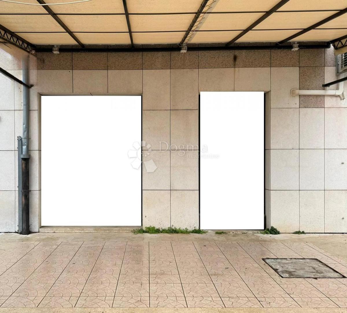 Locale commerciale POREČ, 166.000 €