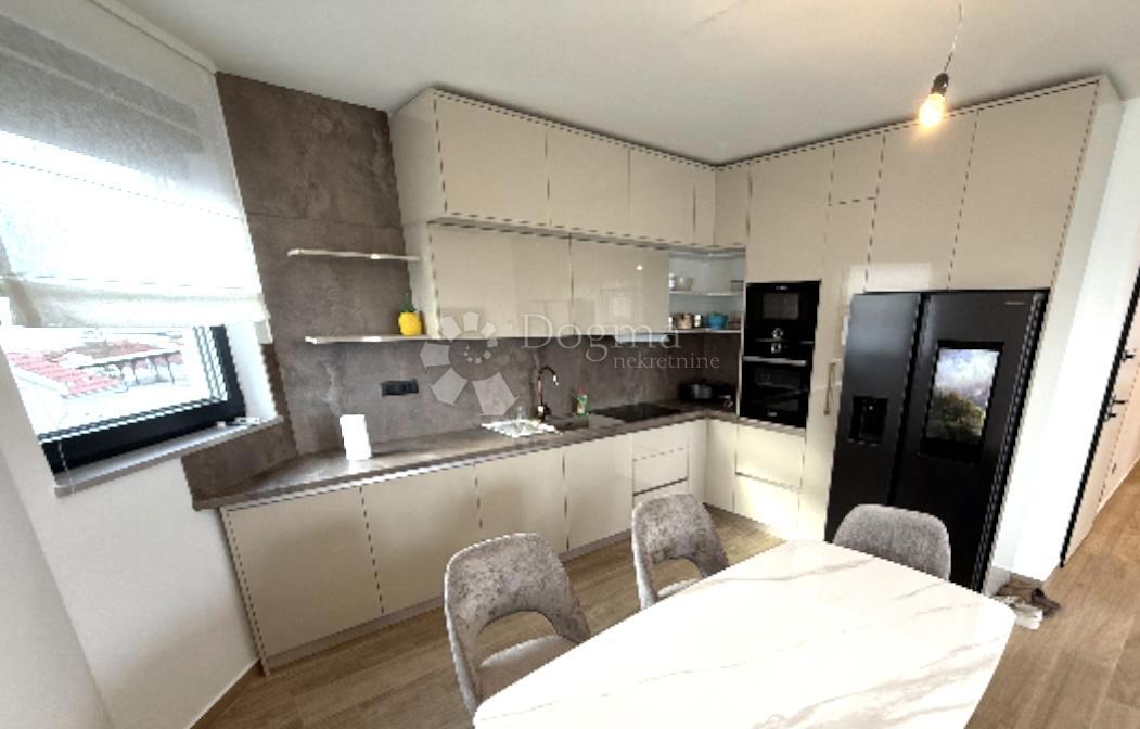 Appartamento SUKOŠAN, 240.000 €