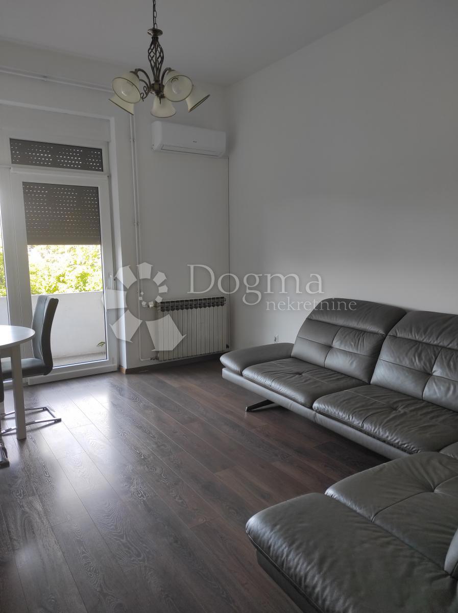Appartamento RIJEKA, 700 €
