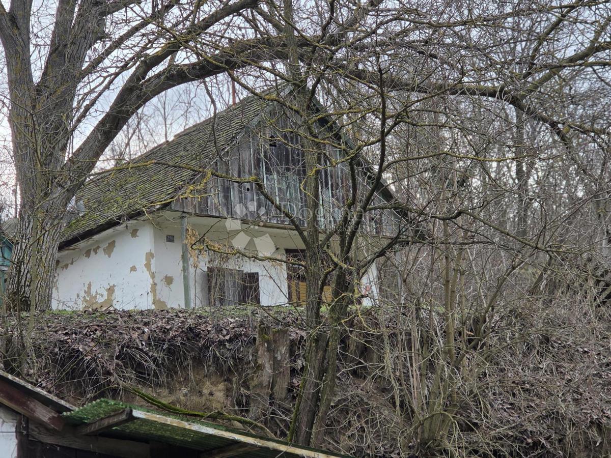 Участок DRAŽ, 9.900 €