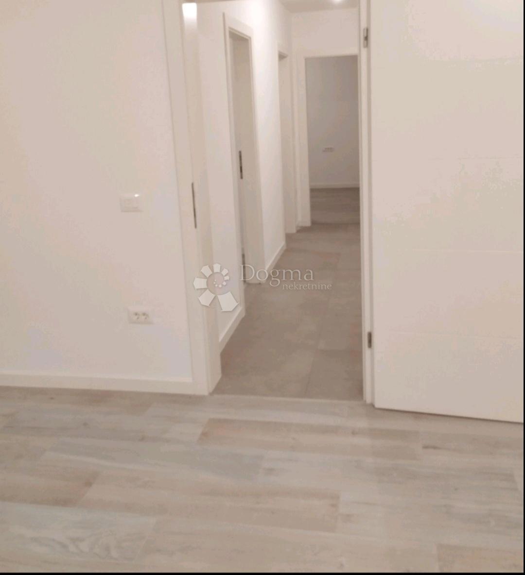 Квартира POREČ, 1.000 €