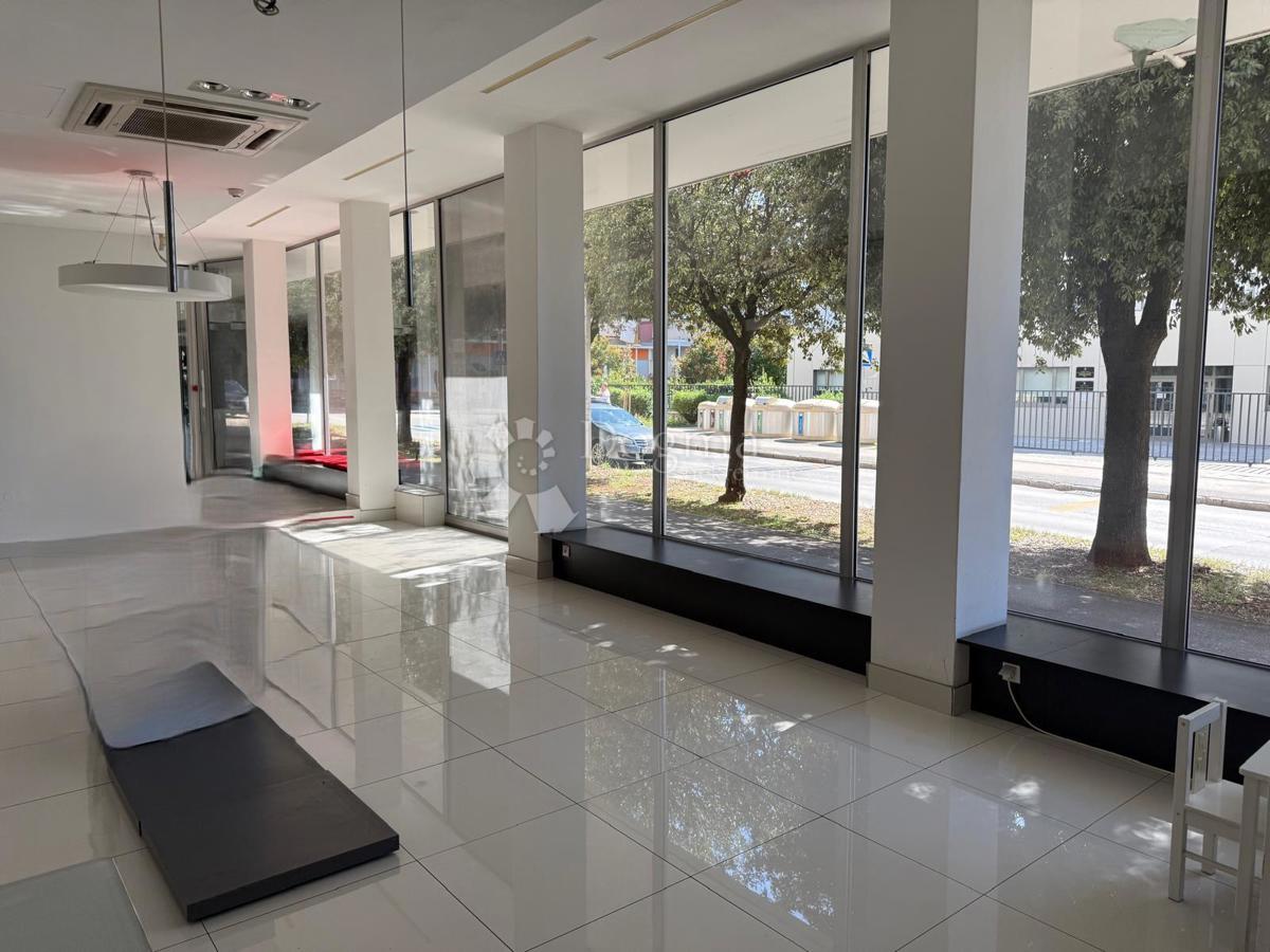 Locale commerciale ZADAR, 698.000 €