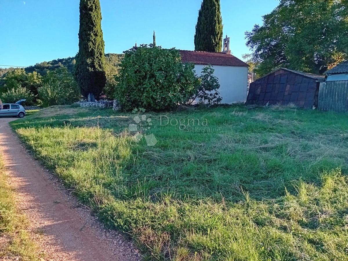 Terreno OPRTALJ, 68.000 €