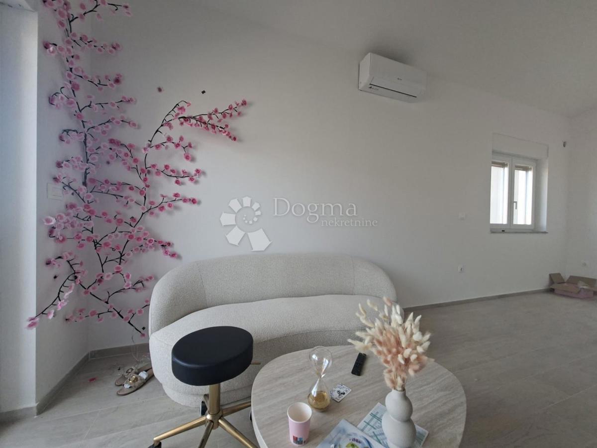 STANOVANJE 54 m² + GARAŽA 20 m² | NA VOLJO