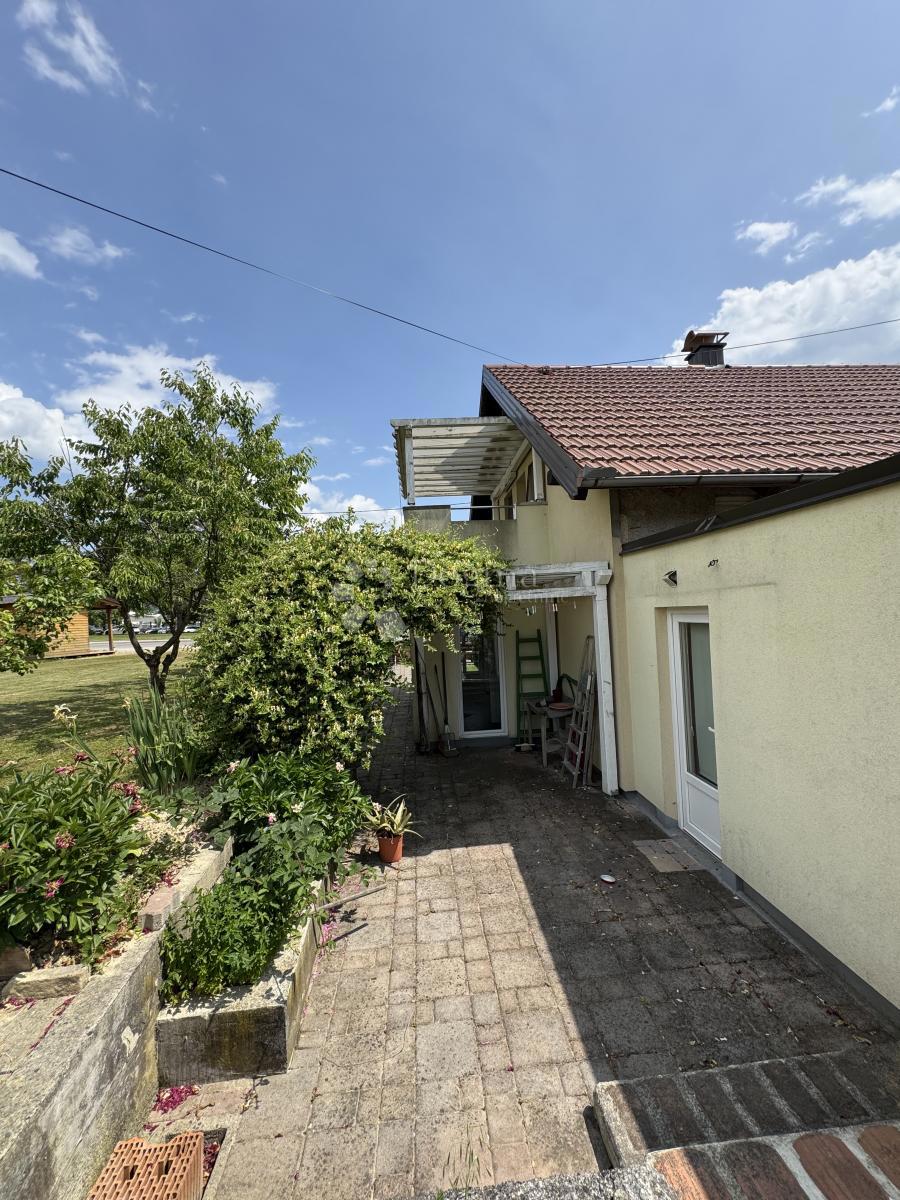 ČREŠNJEVEC