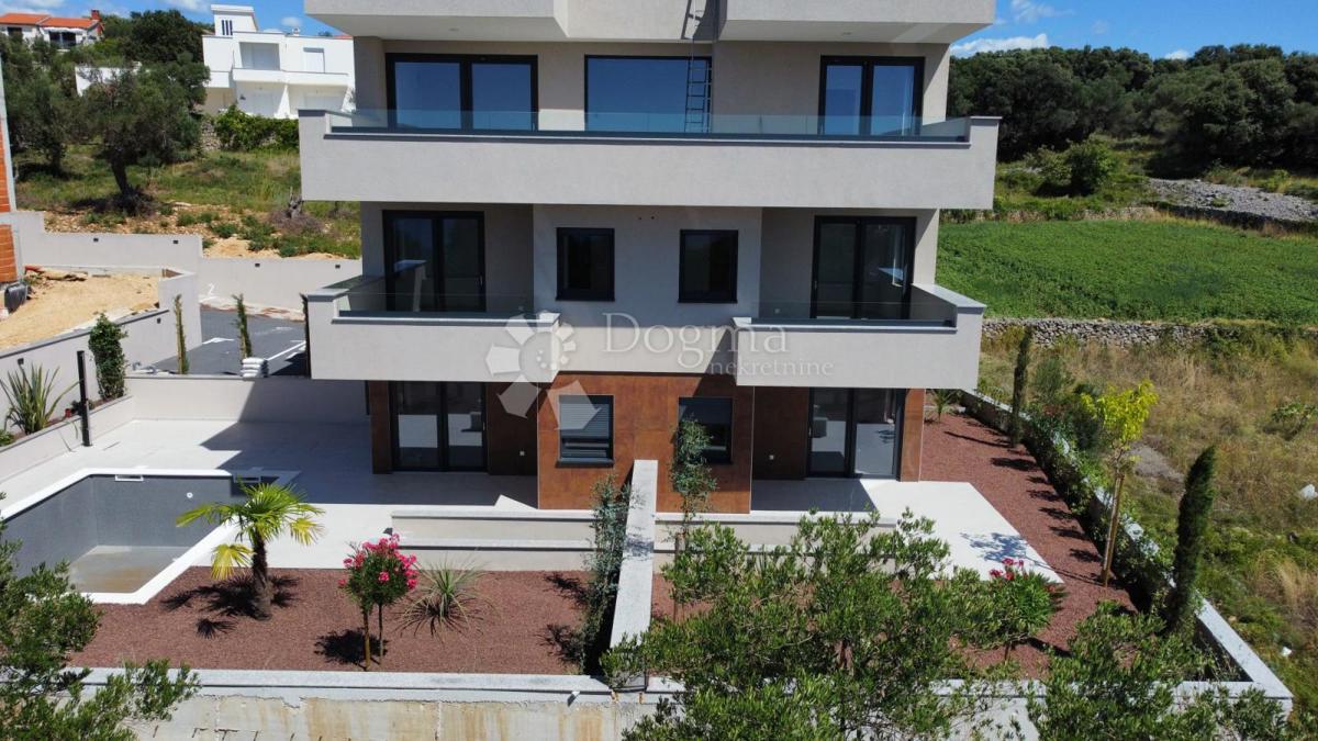 Квартира NOVALJA, 395.000 €