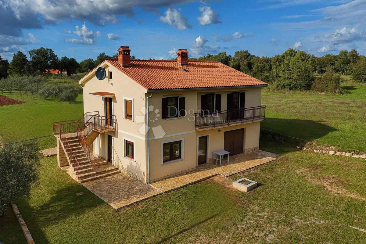 Appartamento BARBAN, 680 €