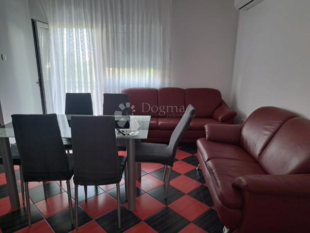 Appartamento RIJEKA, 700 €