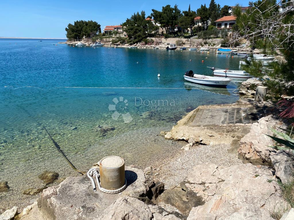 Terreno STARIGRAD, 401.700 €