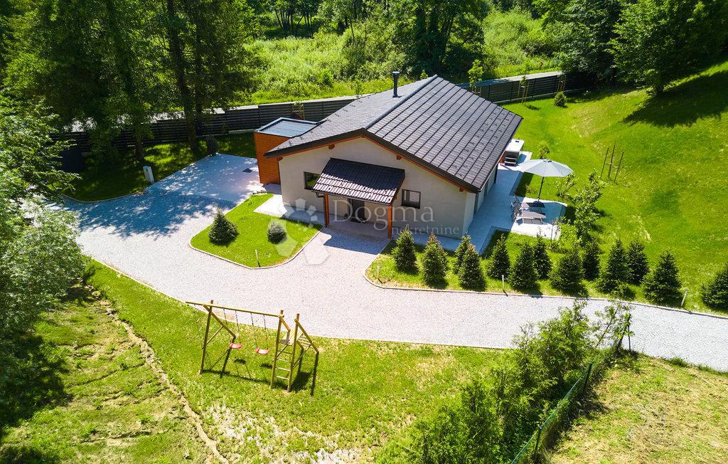 Дом BEDNJA, 295.000 €