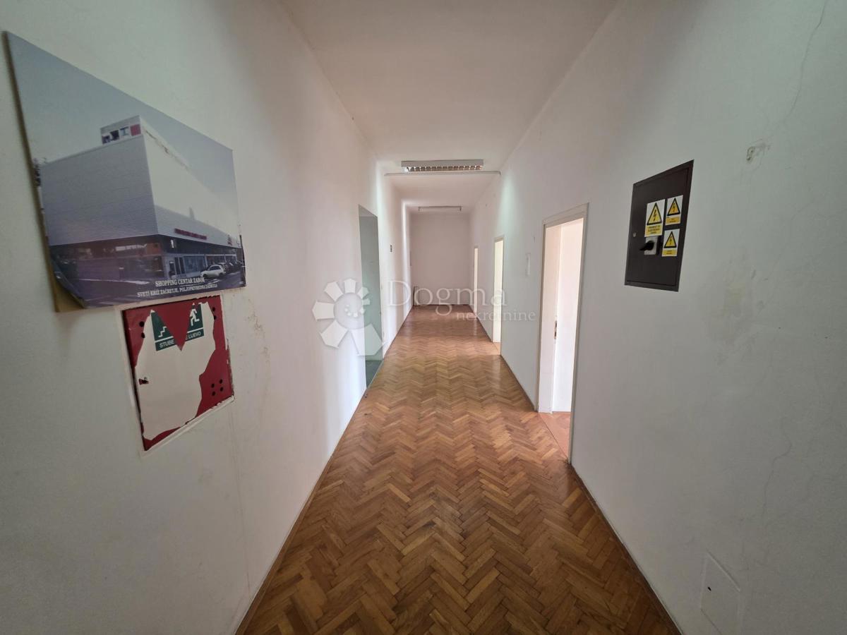 Locale commerciale SVETI KRIŽ ZAČRETJE, 1.500 €