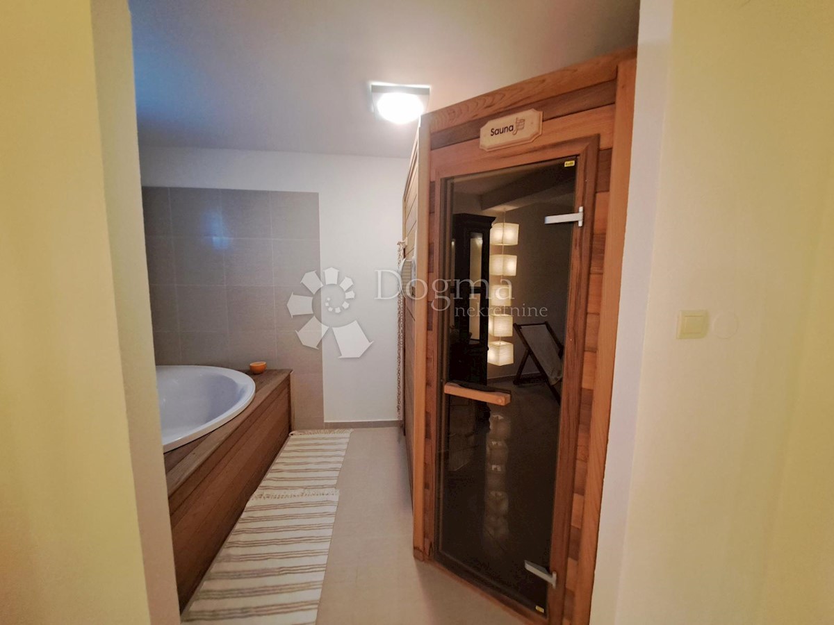 PJEŠČANA UVALA