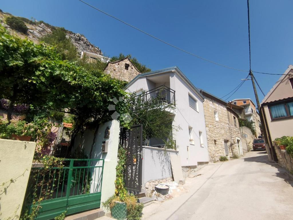 KLIS