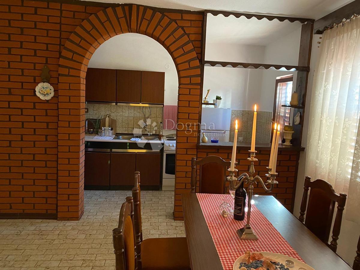 BUZET