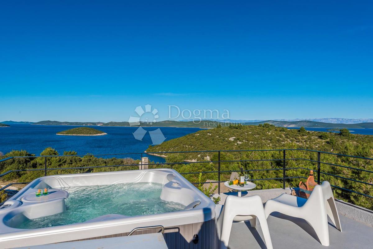 Дом DUGI OTOK, 400.000 €