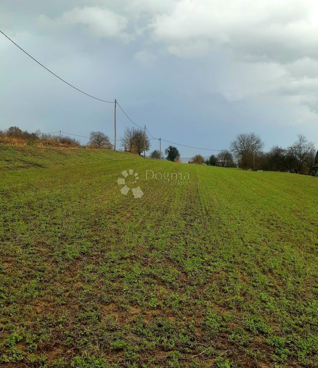 Terreno OGULIN, 170.000 €
