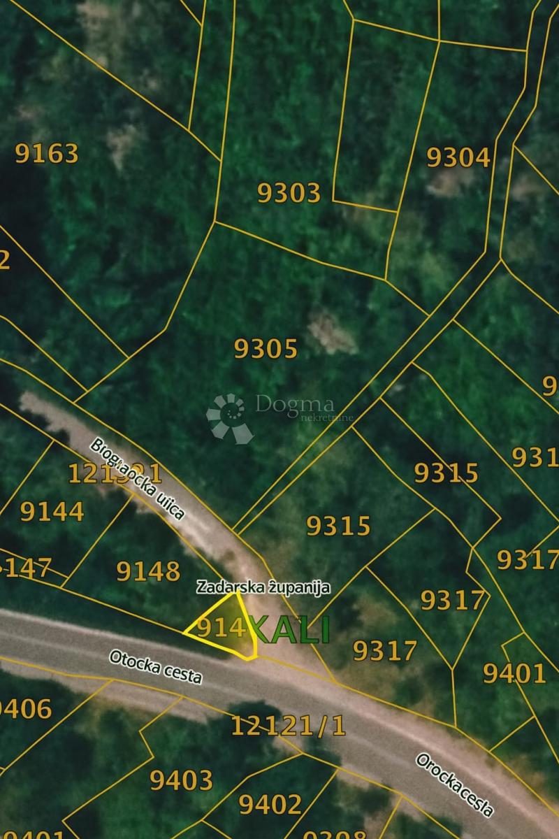 Участок UGLJAN, 4.950 €