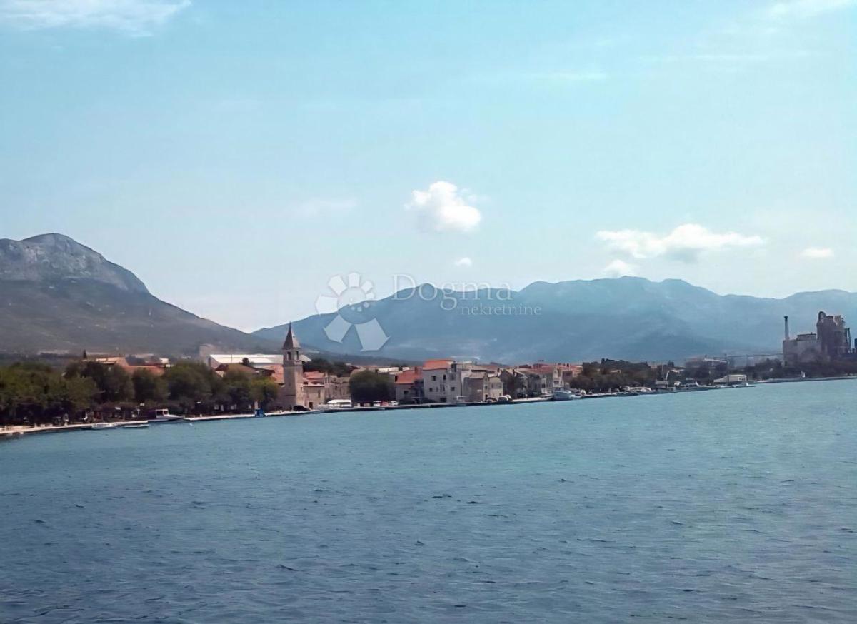 Terreno KAŠTELA, 100.000 €