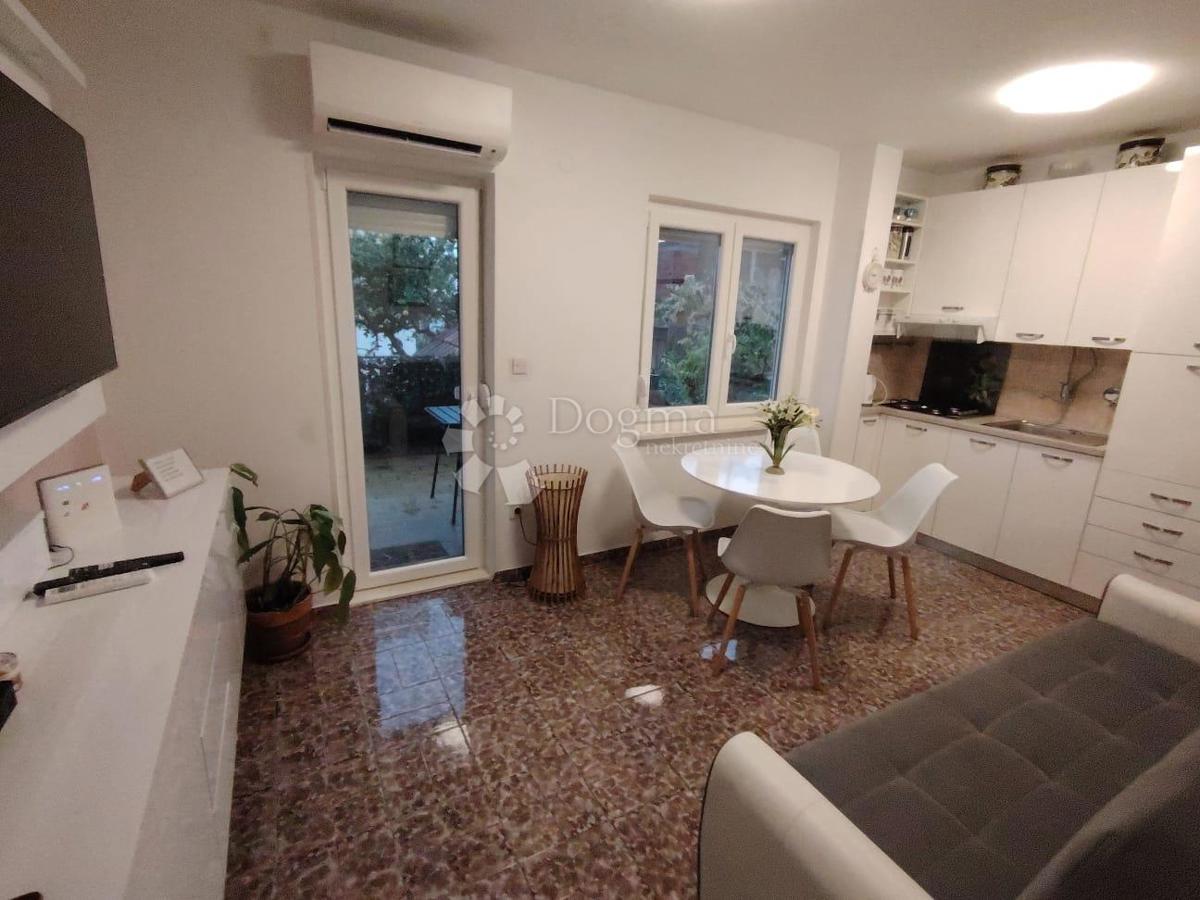 Appartamento PODSTRANA, 325.000 €