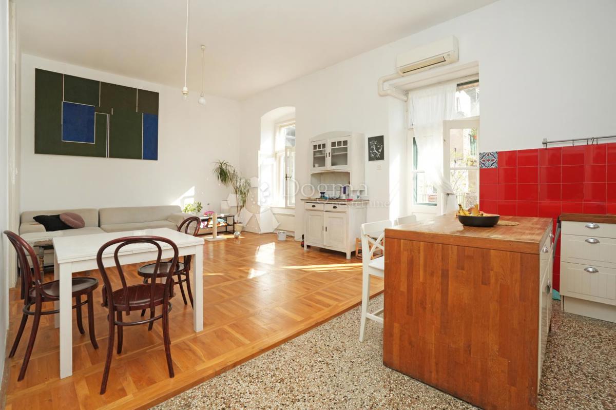 Beautiful apartment near the market with a terrace