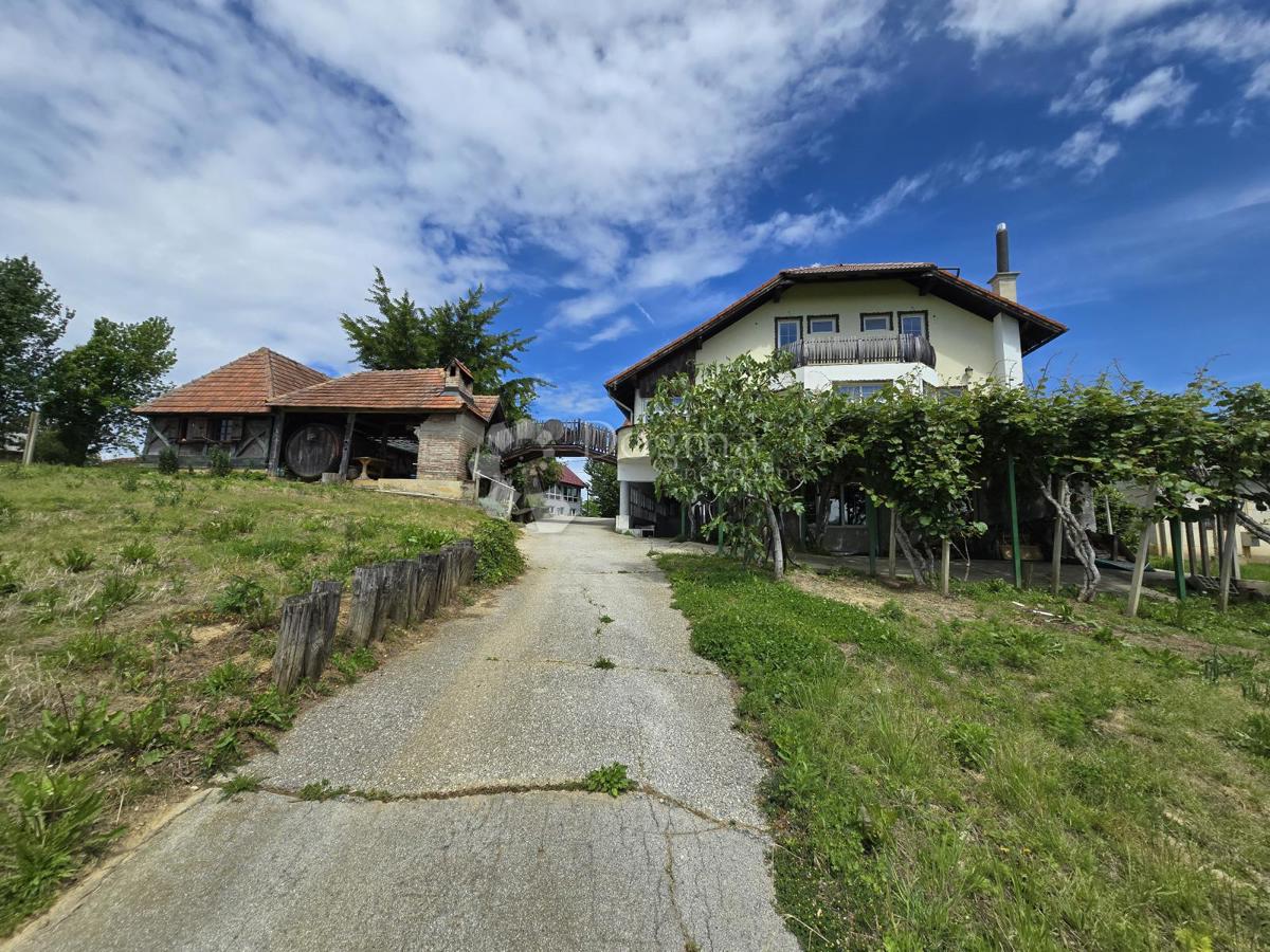 LEŠTAKOVEC
