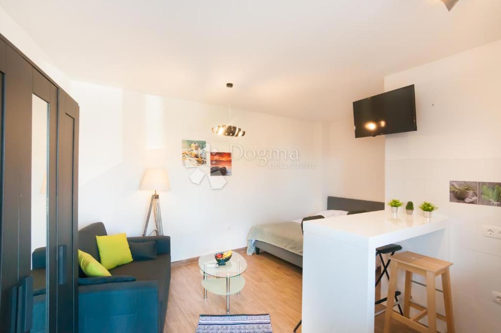 Appartamento OPATIJA, 400 €