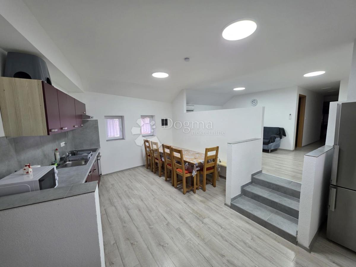 Дом STRAHONINEC, 280 €