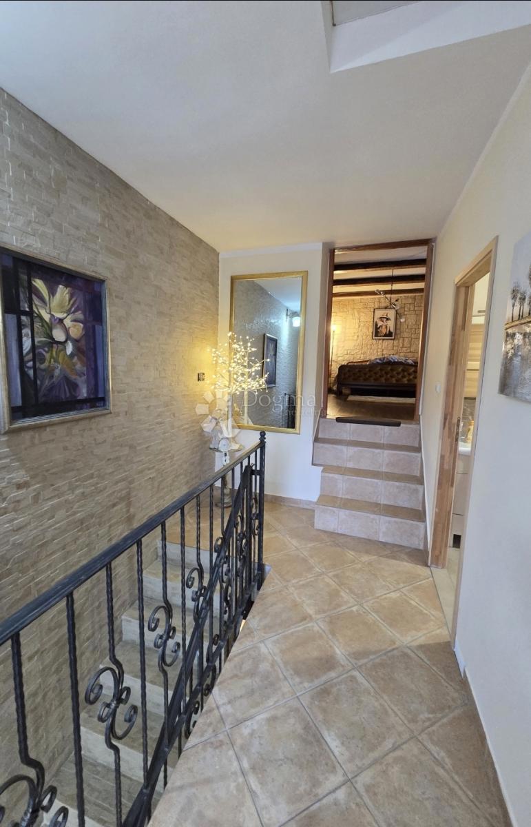 Дом VINODOLSKA OPĆINA, 280.000 €