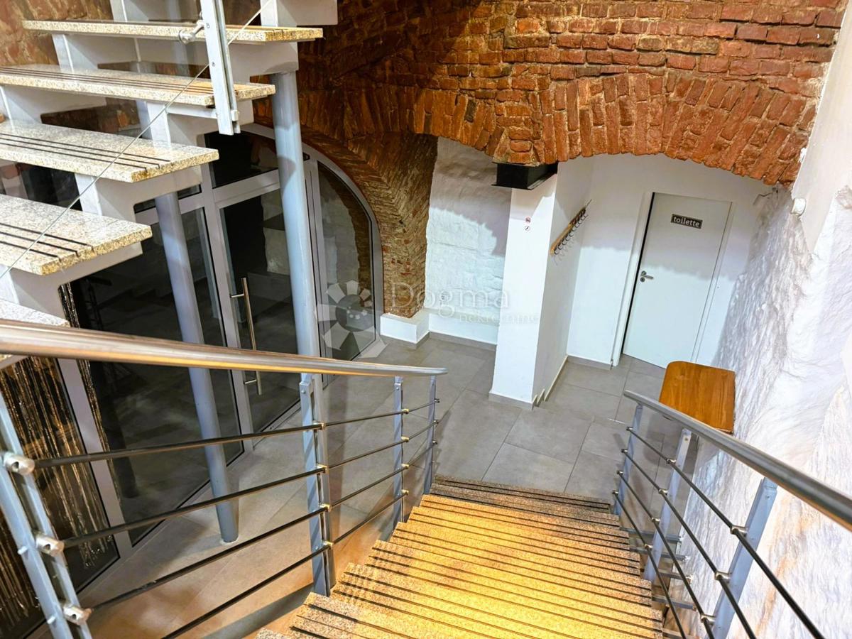 Locale commerciale ČAKOVEC, 1.300 €