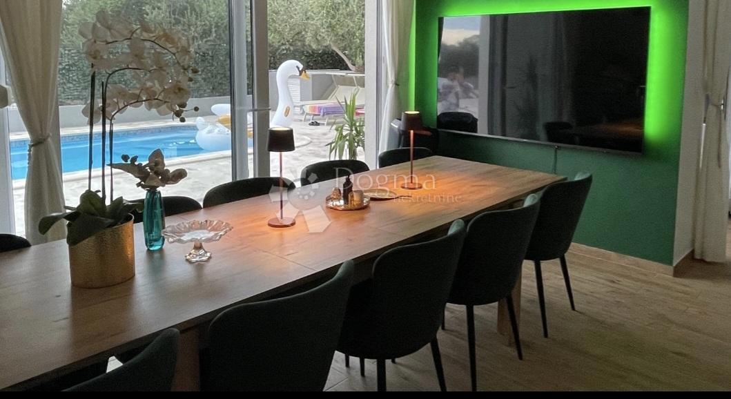 KAŠTEL STARI