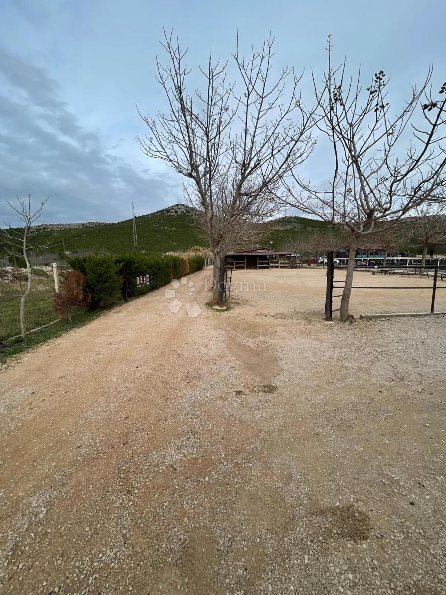DUBRAVA KOD ŠIBENIKA