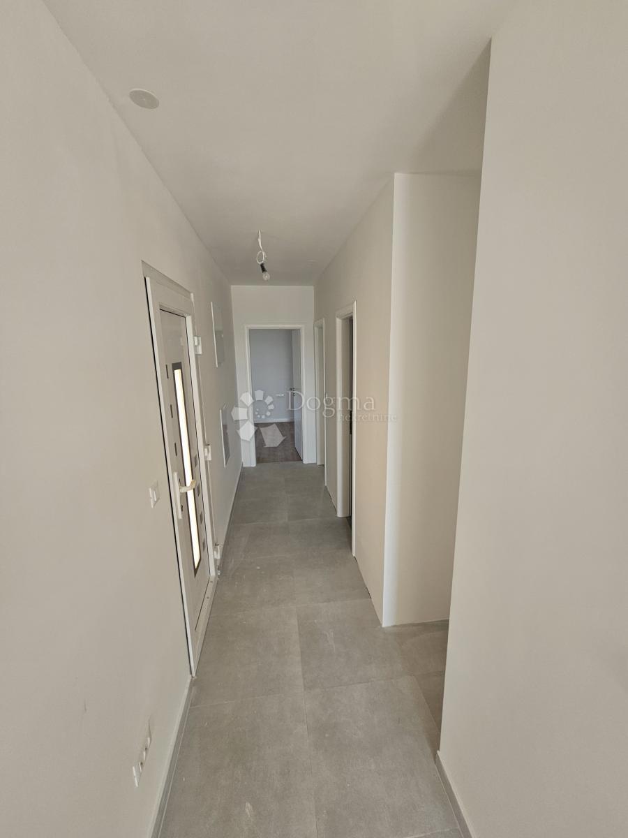 KAŠTEL SUĆURAC