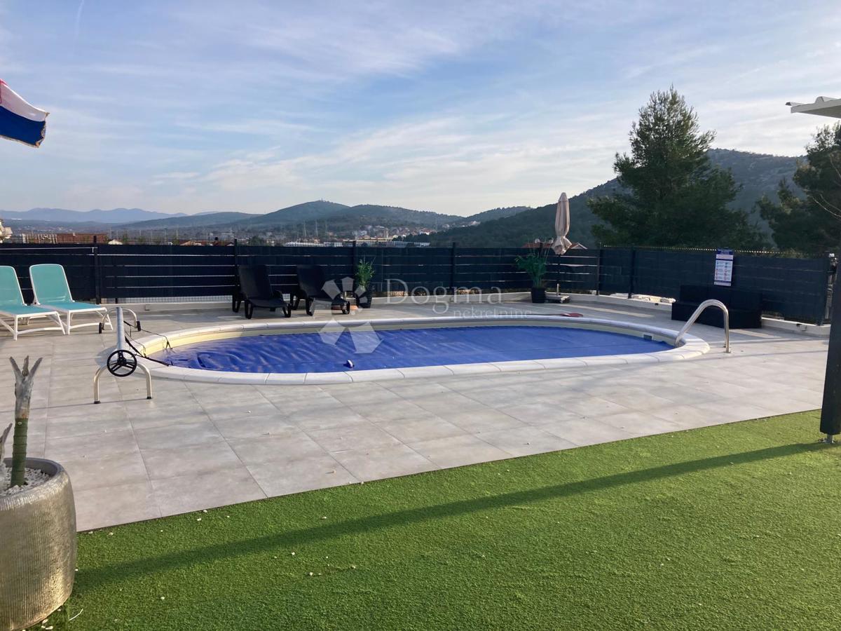 Участок ŠIBENIK, 180.000 €