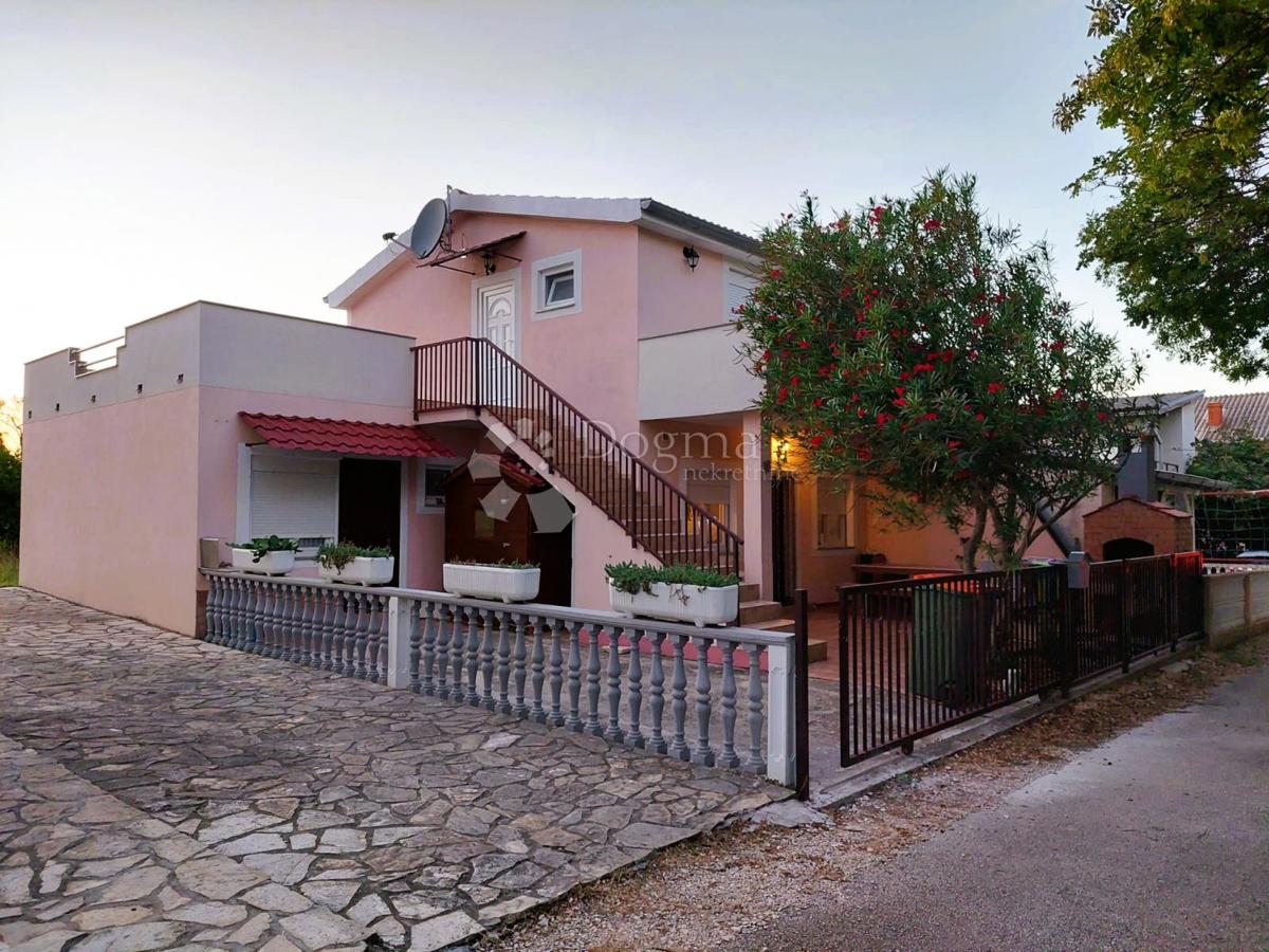 Дом OBROVAC, 269.000 €