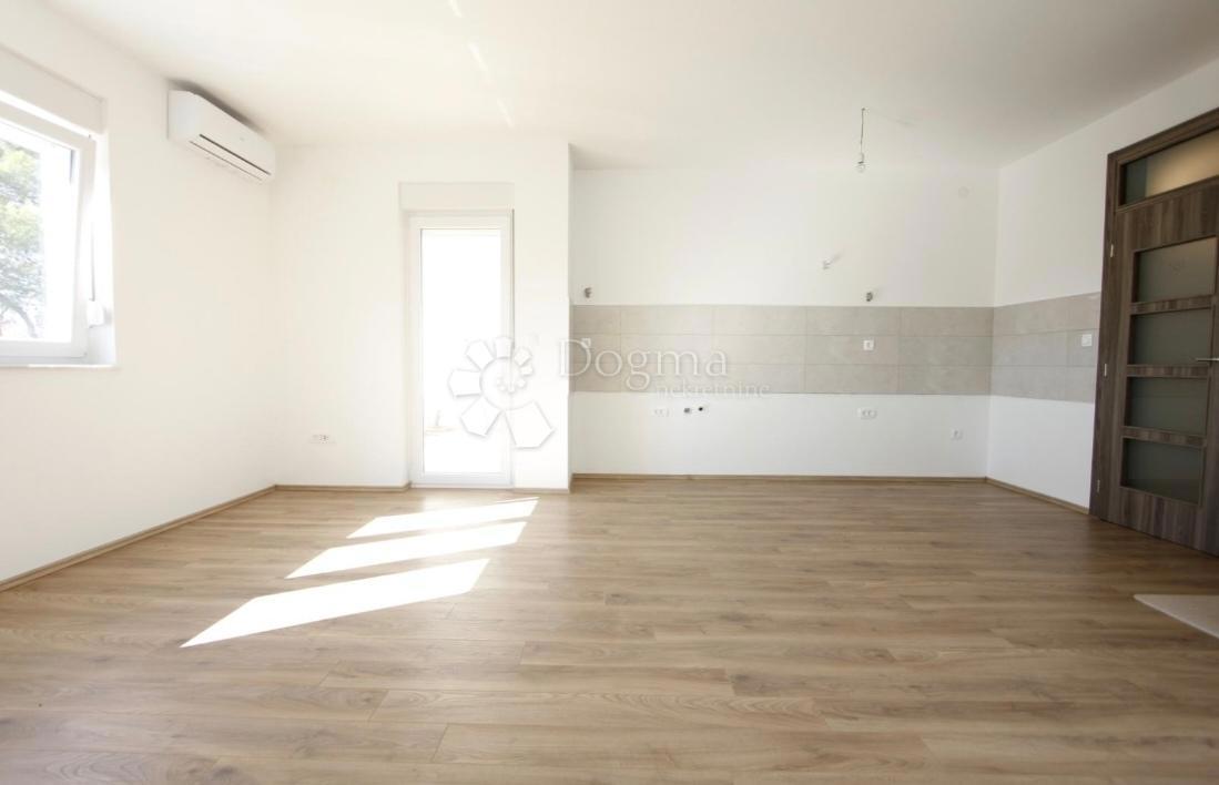 VODICE - dvoetažni stan na 1. katu 130 m2