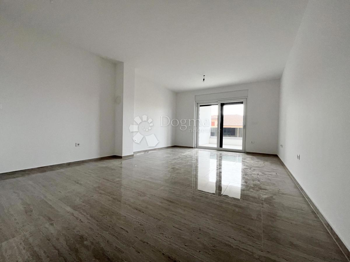 Novigrad, Novogradnja Na Top Lokaciji