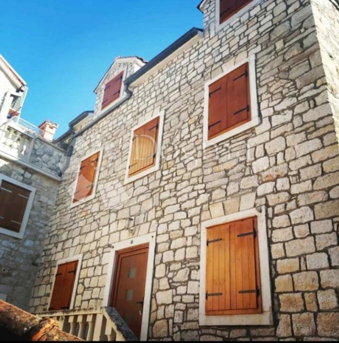 SUPETAR