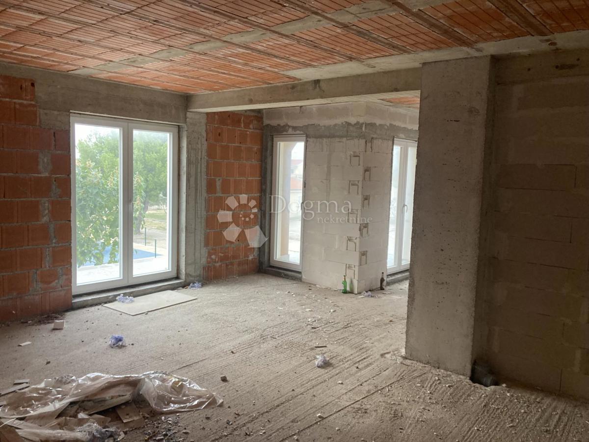 Коммерческая площадь ŠIBENIK, 15 €