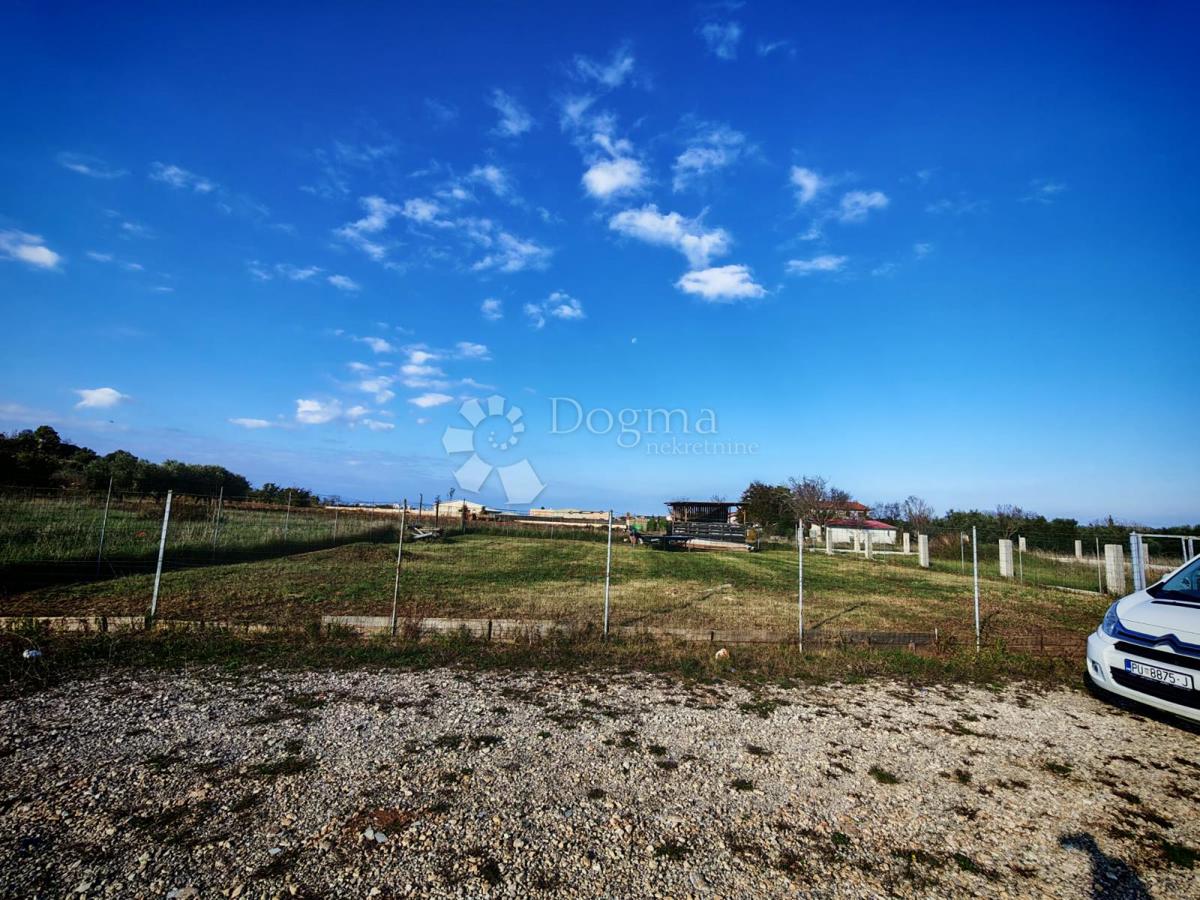 Участок PULA, 103.000 €